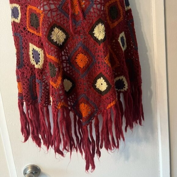 Forever 21 ~ Beautiful Yarn Knitted ~ Poncho - Picture 6 of 8